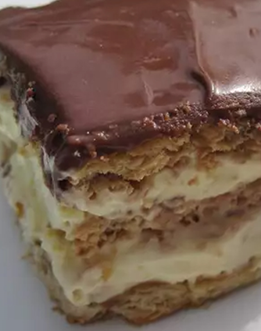 SUPER Easy No-Bake Eclair Cake Recipe
