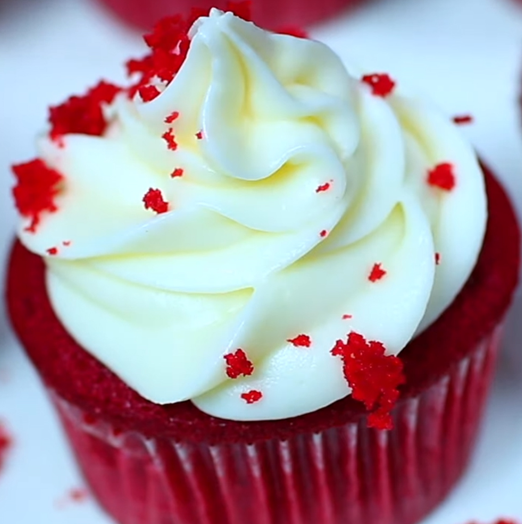 The Best Red Velvet Cupcakes Recipe (VIDEO)