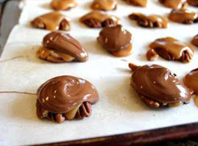 EASY Homemade Turtle Clusters